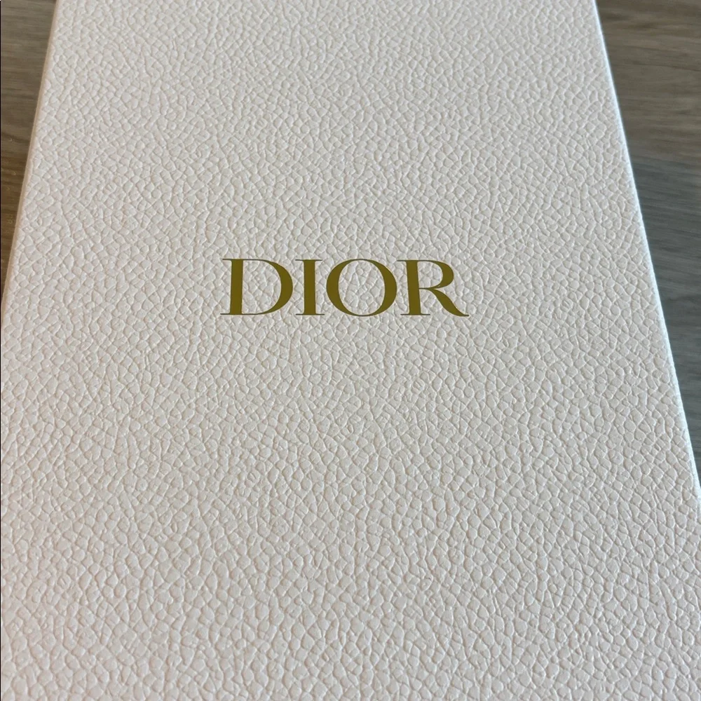 White Dior Shoe Box, 2 Dust Pouches, Ribbon, receipt sleeve and care card set - Picture 7 of 13